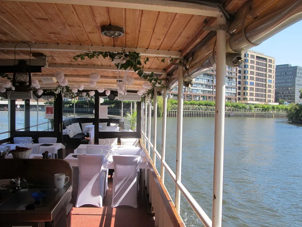 MS Vera Salon – Hochzeit auf der Spree